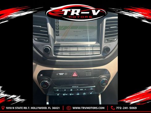 Used 2017 Hyundai Tucson SE Plus AWD/4WD image 18