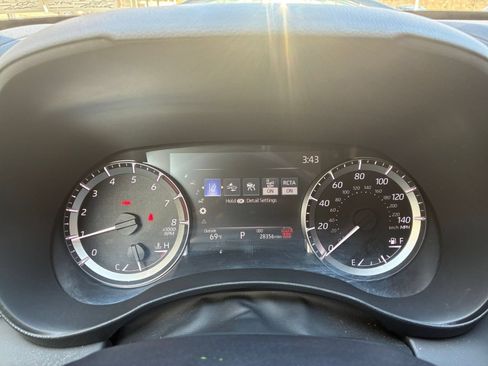Used 2025 Toyota Highlander LE FWD image 23