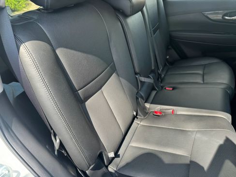 Used 2017 Nissan Rogue SL w/ SL Premium Package FWD image 20
