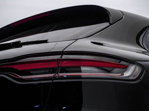New 2026 Porsche Macan image 12