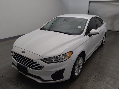 Used 2019 Ford Fusion SE FWD image 15