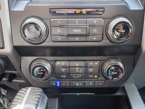 Used 2019 Ford F150 Raptor w/ Equipment Group 802A Luxury AWD/4WD image 16