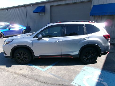 Used 2023 Subaru Forester Sport image 4