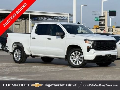Used 2024 Chevrolet Silverado 1500 Custom RWD image 2