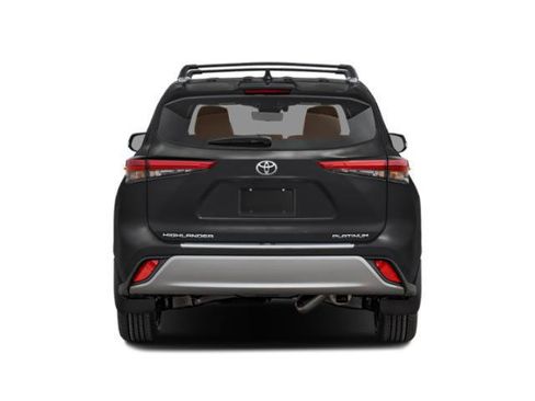 Certified 2024 Toyota Highlander LE AWD/4WD image 5
