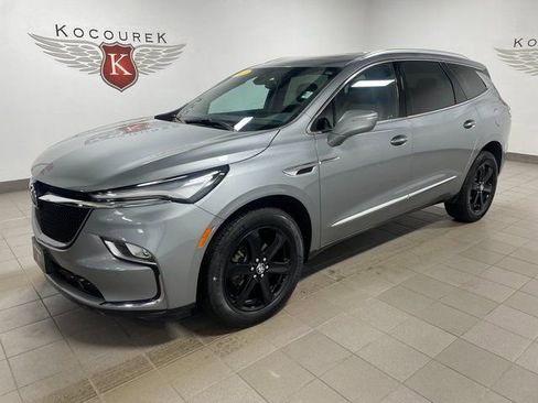 Used 2023 Buick Enclave Essence w/ Experience Buick Package image 3