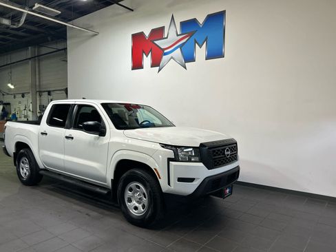 Used 2024 Nissan Frontier S w/ Technology Package AWD/4WD image 2