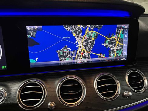 Used 2020 Mercedes-Benz E 450 4MATIC Sedan image 36