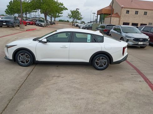 Used 2025 Kia K4 LXS image 4