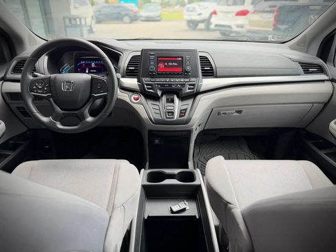 Used 2018 Honda Odyssey LX image 8