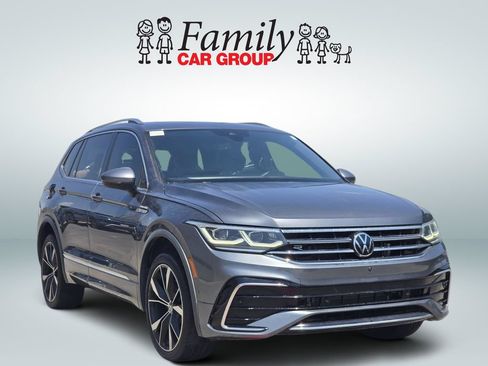 Used 2023 Volkswagen Tiguan SEL R-Line AWD/4WD image 2