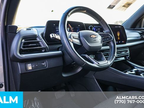 Used 2024 Chevrolet Traverse LT image 29