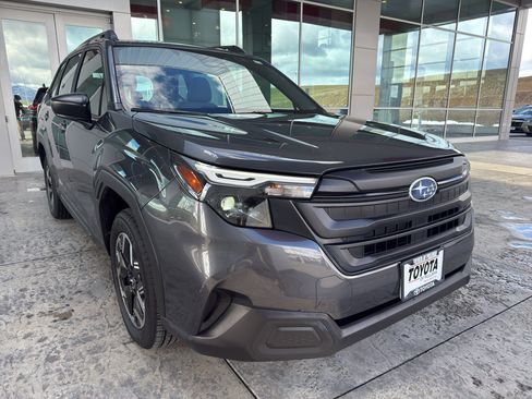 Used 2025 Subaru Forester image 3