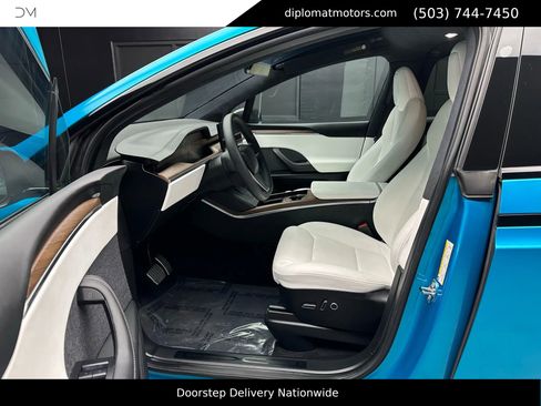 Used 2023 Tesla Model X image 17