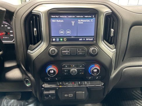 Used 2022 Chevrolet Silverado 1500 RST w/ Z71 Off-Road Package image 40