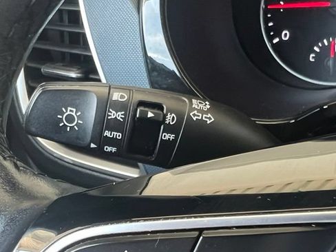 Used 2023 Kia Seltos S FWD image 11