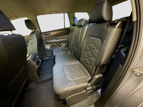 Used 2025 Volkswagen Atlas SE AWD/4WD image 29