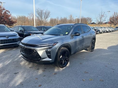 Used 2025 Chevrolet Trax ACTIV w/ Driver Confidence Package image 7