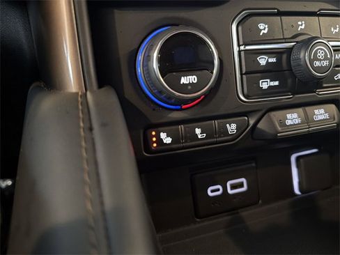 Certified 2024 Chevrolet Suburban High Country image 35