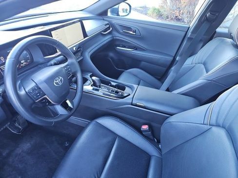 Used 2025 Toyota Crown XLE image 21