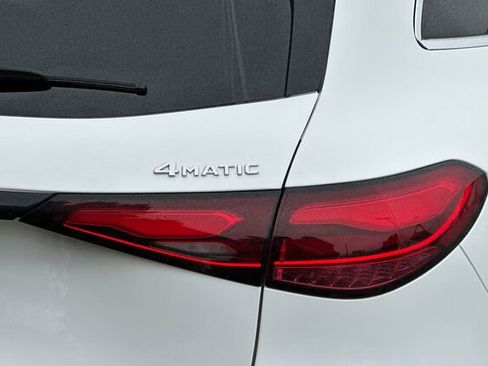 Certified 2025 Mercedes-Benz GLC 300 4MATIC image 38