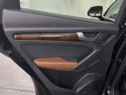 Used 2018 Audi Q5 2.0T Premium Plus w/ Premium Plus Package image 25