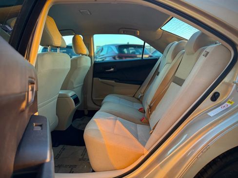 Used 2012 Toyota Camry LE image 14