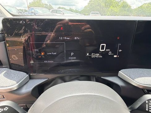Used 2025 Nissan Kicks SV w/ SV Premium Package FWD image 26