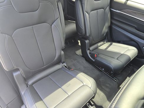 New 2026 Jeep Grand Cherokee L Limited AWD/4WD image 27