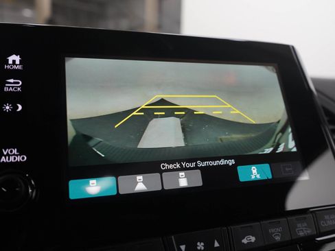 Used 2023 Honda Odyssey Touring image 32