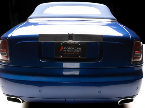 Used 2010 Rolls-Royce Phantom Drophead Coupe image 32