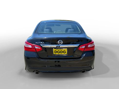 Used 2017 Nissan Altima 2.5 S w/ Power Driver Seat Package FWD image 4