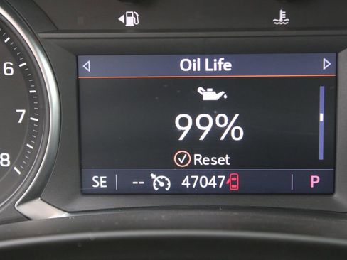 Used 2024 GMC Terrain SLT image 34