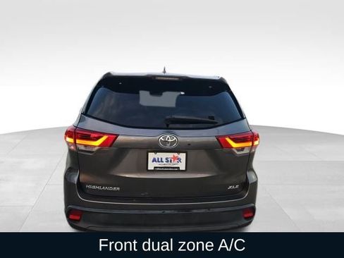 Used 2019 Toyota Highlander XLE image 4