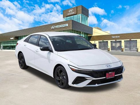 Certified 2026 Hyundai Elantra Sport FWD image 3