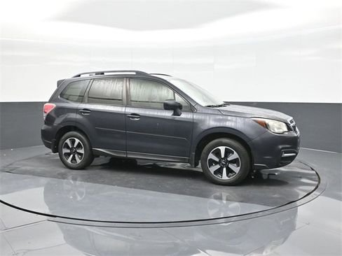Used 2017 Subaru Forester 2.5i Premium image 17