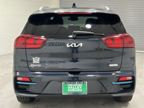 Used 2022 Kia Niro EX image 7