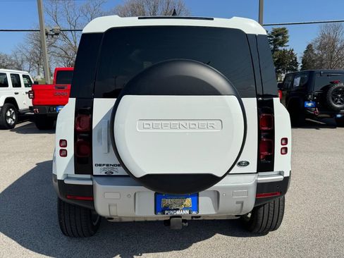 Used 2023 Land Rover Defender 90 S image 4