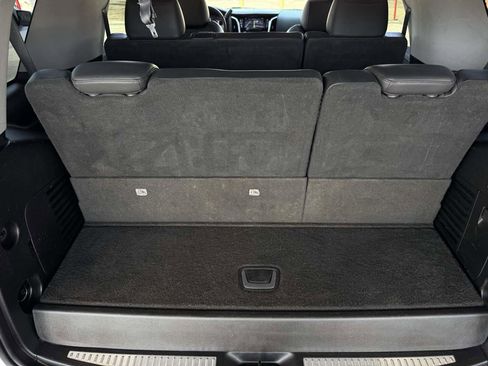 Used 2018 Cadillac Escalade Luxury RWD image 21