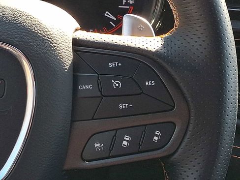 Used 2023 Dodge Durango R/T w/ Hemi Orange Plus Package image 24