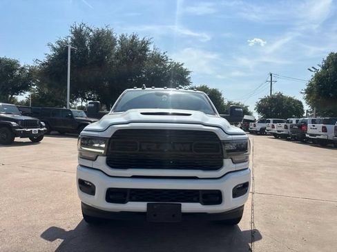Used 2023 RAM 2500 Limited AWD/4WD image 2