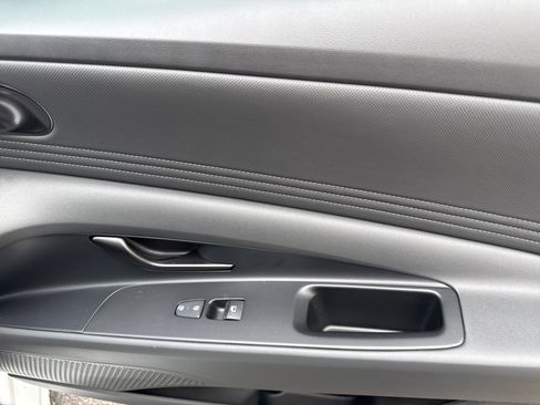 New 2026 Hyundai Elantra Sport FWD image 17