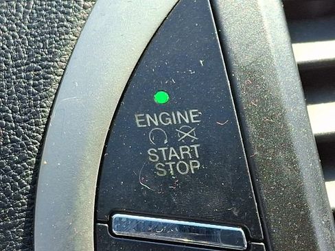 Used 2018 Lincoln MKC Reserve image 24