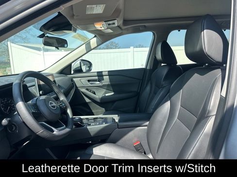 Used 2024 Nissan Rogue SV w/ SV Premium Package image 13