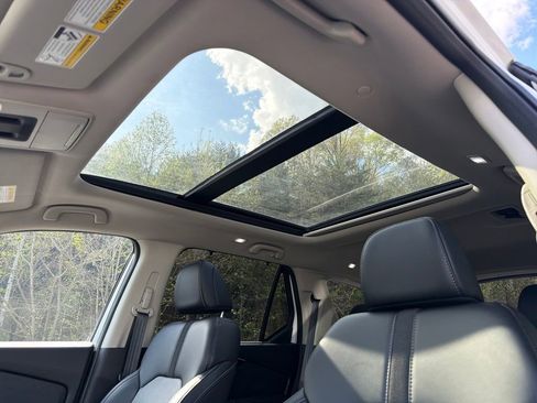 Used 2023 Honda Pilot Touring image 21