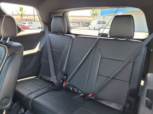 Used 2023 Chevrolet Traverse Premier AWD/4WD image 13