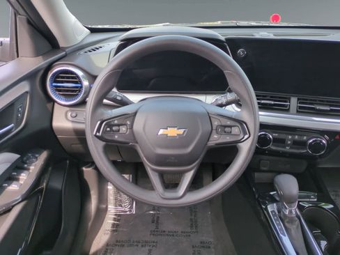 Used 2024 Chevrolet Trax LT image 12