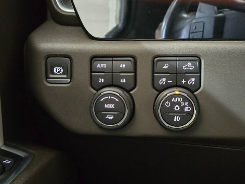 Used 2022 Chevrolet Silverado 1500 LTZ image 19