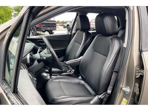 Used 2021 Chevrolet Trax LT w/ Driver Confidence Package AWD/4WD image 25