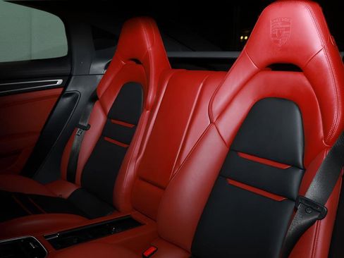 Used 2023 Porsche Panamera 4 Platinum Edition image 11
